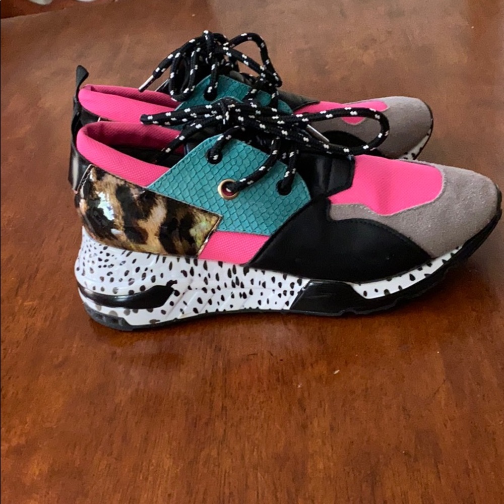 Steve Madden sneakers